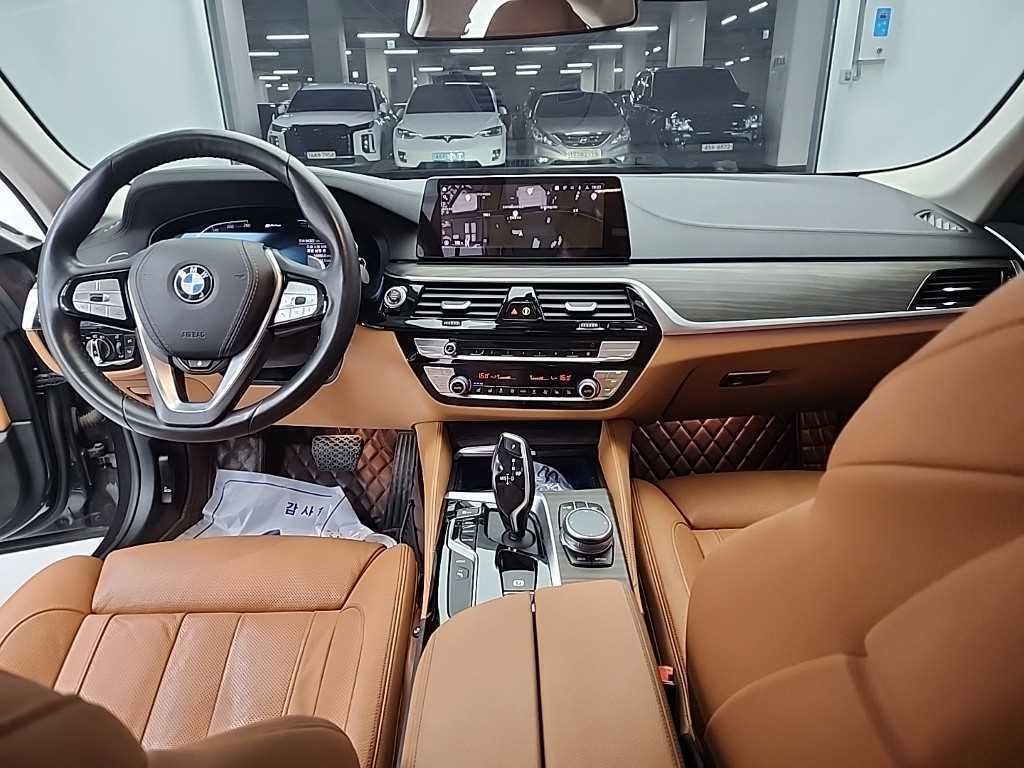 BMW 5시리즈 5시리즈 (G30) 530e 럭셔리 플러스 이미지 7