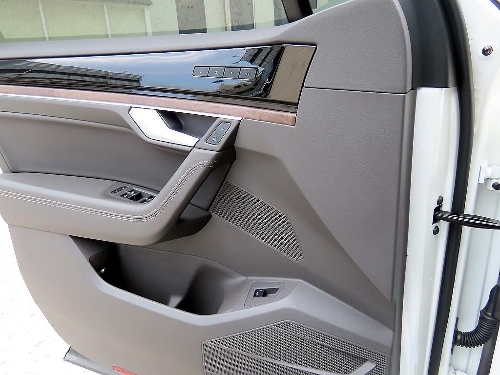 폭스바겐 투아렉 투아렉 3세대 3.0 TDI 프레스티지 이미지 12