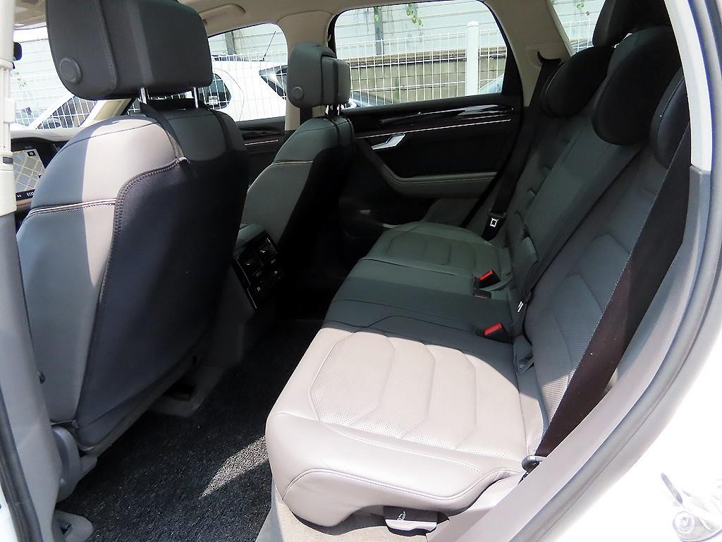 폭스바겐 투아렉 투아렉 3세대 3.0 TDI 프레스티지 이미지 6