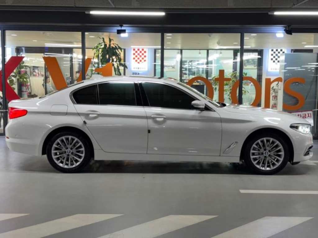 BMW 5시리즈 5시리즈 (G30) 530i xDrive 럭셔리 플러스 이미지 3
