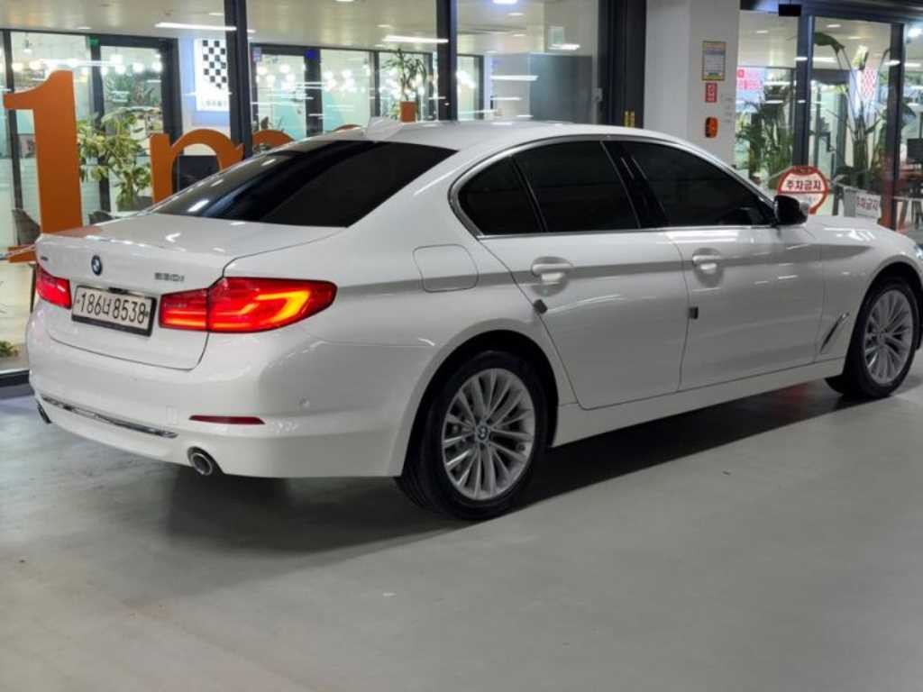 BMW 5시리즈 5시리즈 (G30) 530i xDrive 럭셔리 플러스 이미지 4