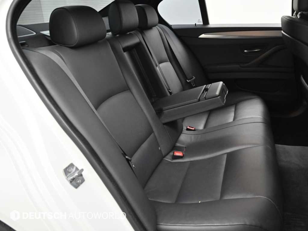 BMW 5시리즈 5시리즈 (F10) 520d M 스포츠 이미지 12
