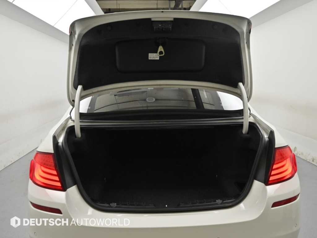 BMW 5시리즈 5시리즈 (F10) 520d M 스포츠 이미지 19