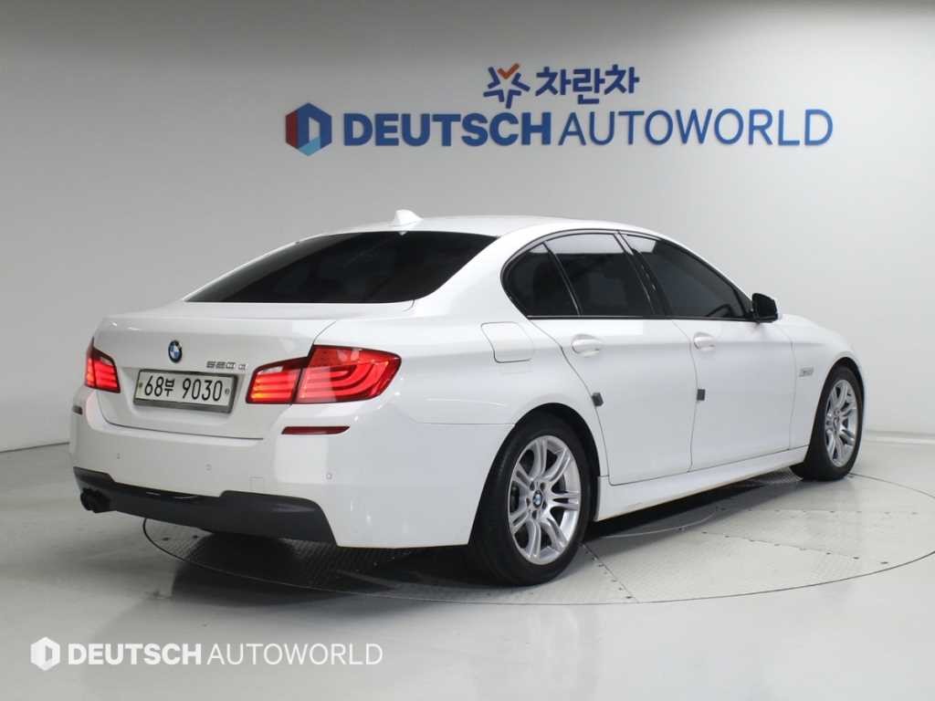 BMW 5시리즈 5시리즈 (F10) 520d M 스포츠 이미지 2