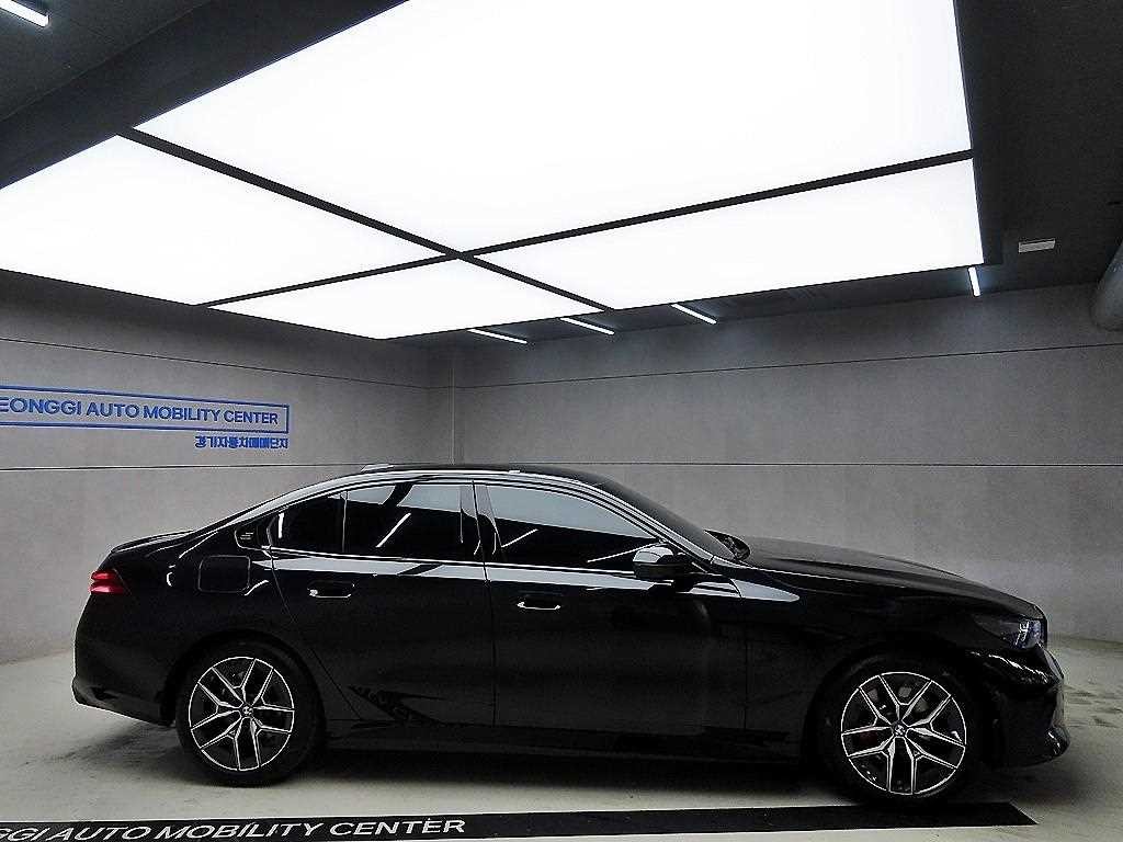 BMW 5시리즈 5시리즈 (G60) 520i 스페셜 에디션 이미지 2
