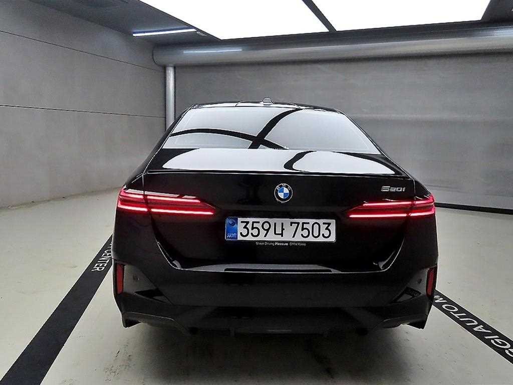 BMW 5시리즈 5시리즈 (G60) 520i 스페셜 에디션 이미지 3