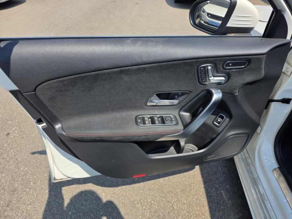 벤츠 A 클래스 A클래스 W177 A220 세단 이미지 4