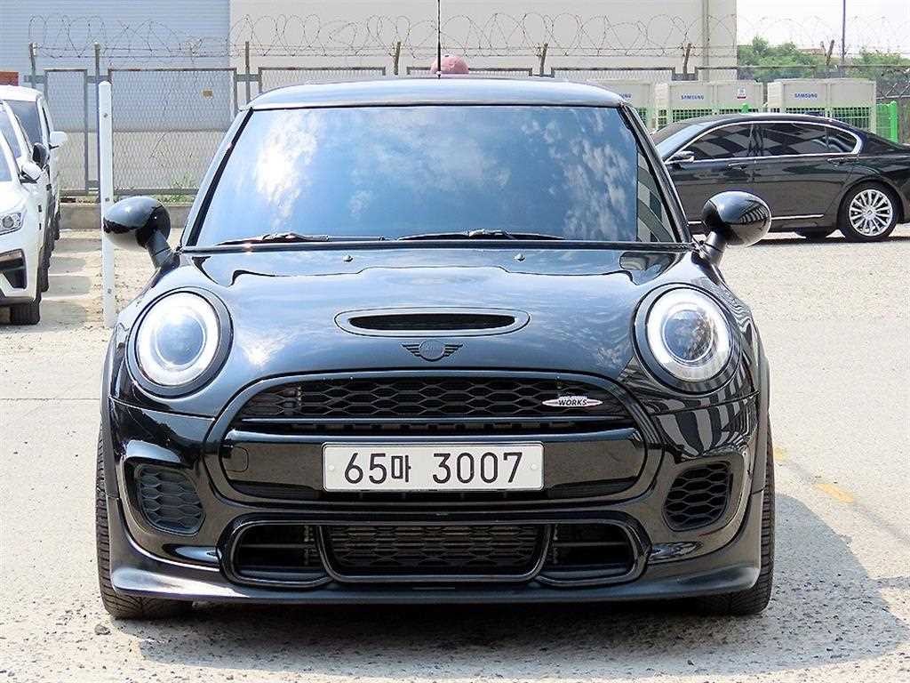 미니 쿠퍼 쿠퍼 S JCW 이미지 1
