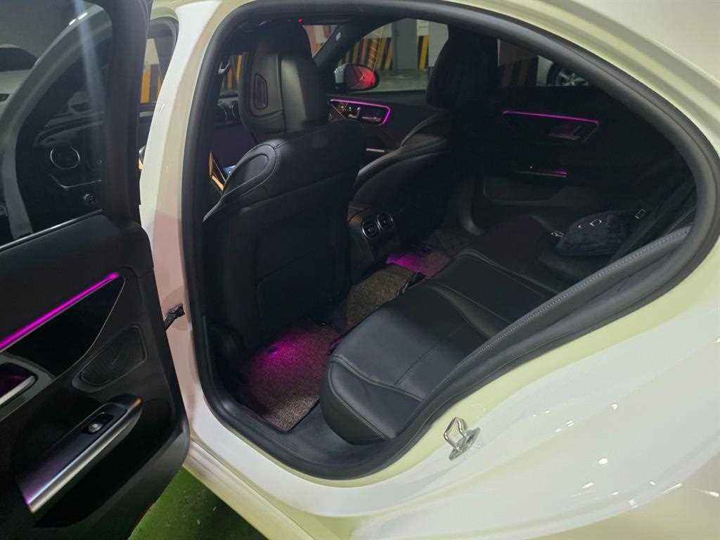 벤츠 C 클래스 C클래스 W206 C200 아방가르드 이미지 7