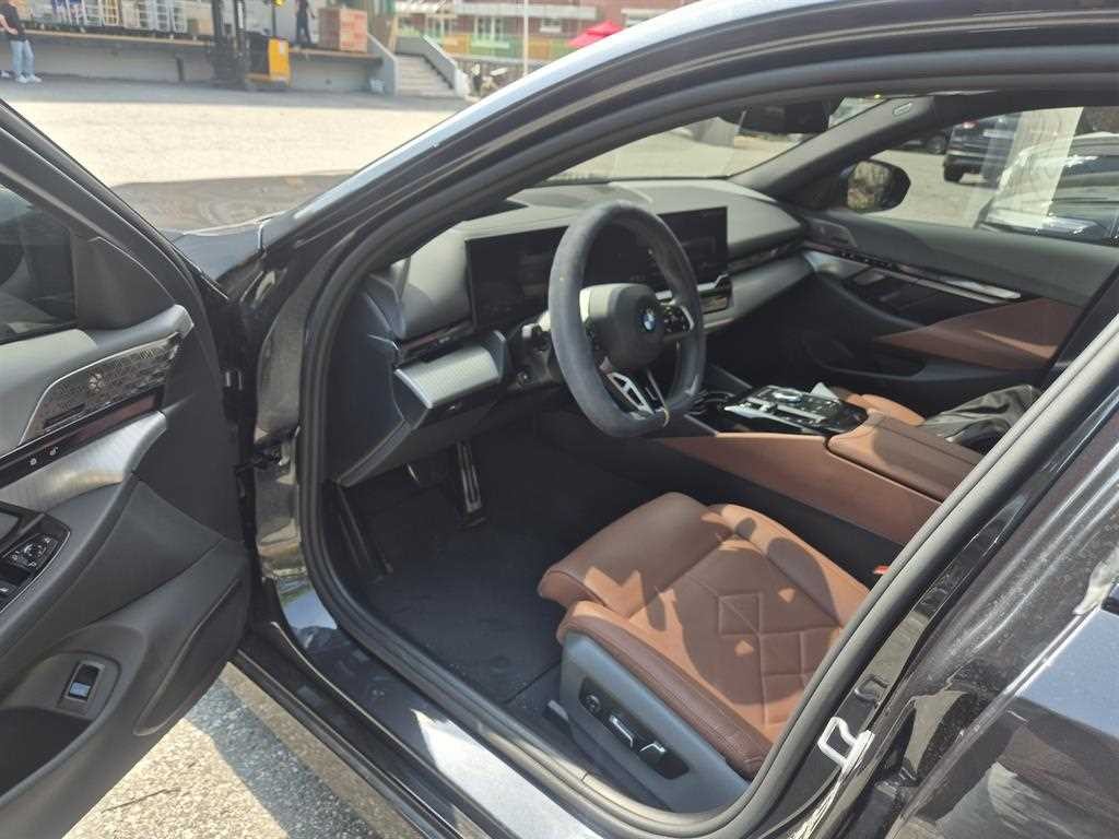 BMW 5시리즈 5시리즈 (G60) 530i xDrive M 스포츠 프로 스페셜 에디션 이미지 19