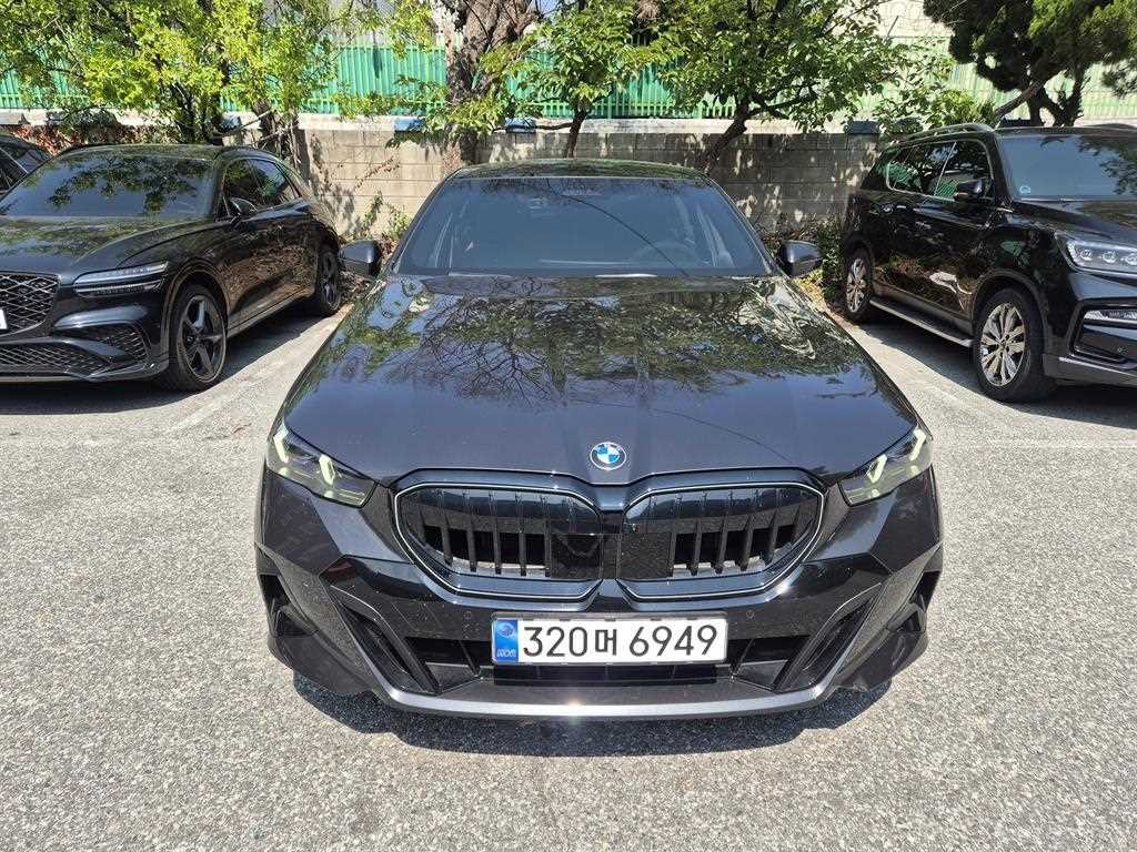 BMW 5시리즈 5시리즈 (G60) 530i xDrive M 스포츠 프로 스페셜 에디션 이미지 2