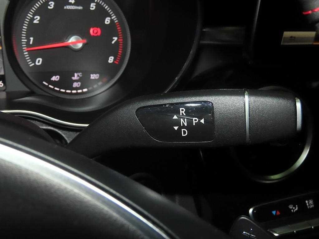 벤츠 C 클래스 C클래스 W205 C200 아방가르드 이미지 12