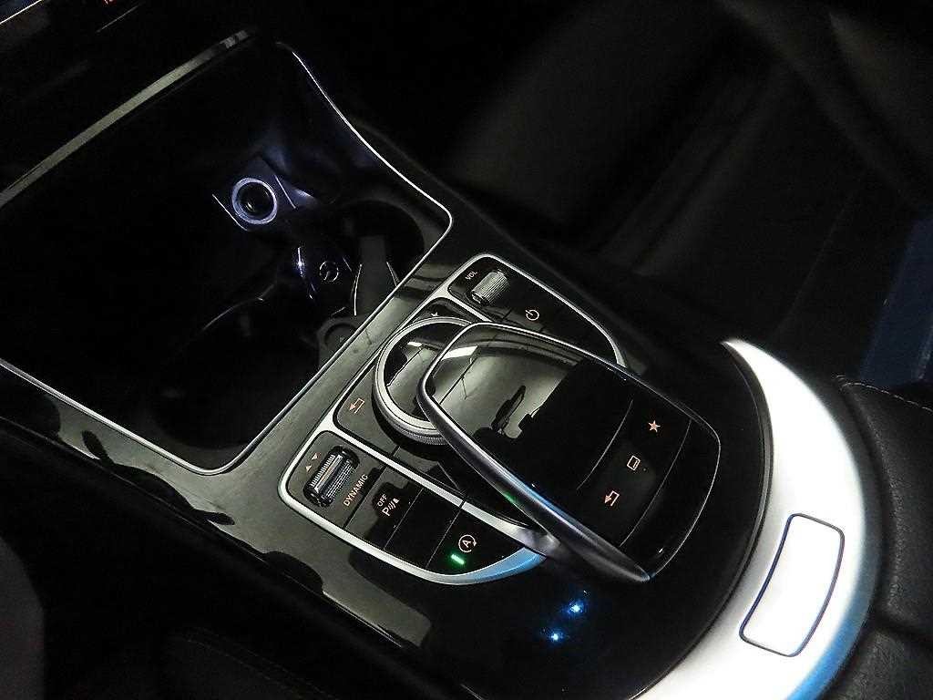 벤츠 C 클래스 C클래스 W205 C200 아방가르드 이미지 13