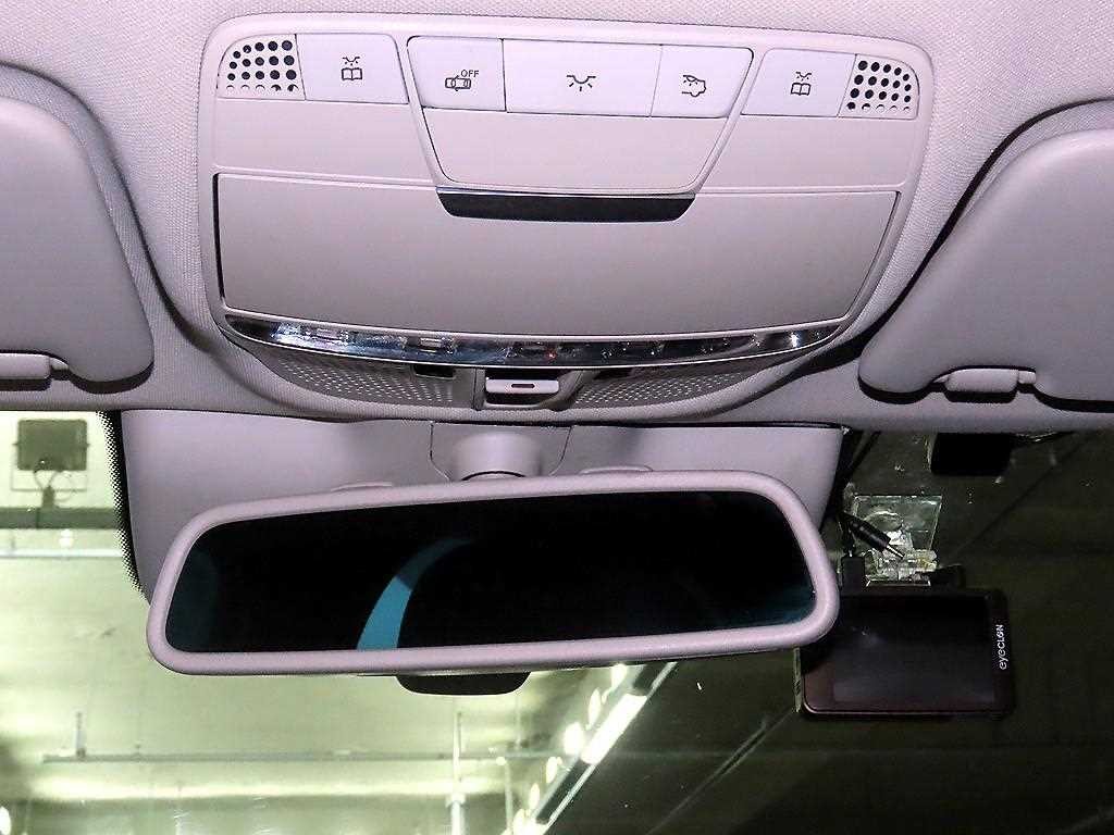 벤츠 C 클래스 C클래스 W205 C200 아방가르드 이미지 16