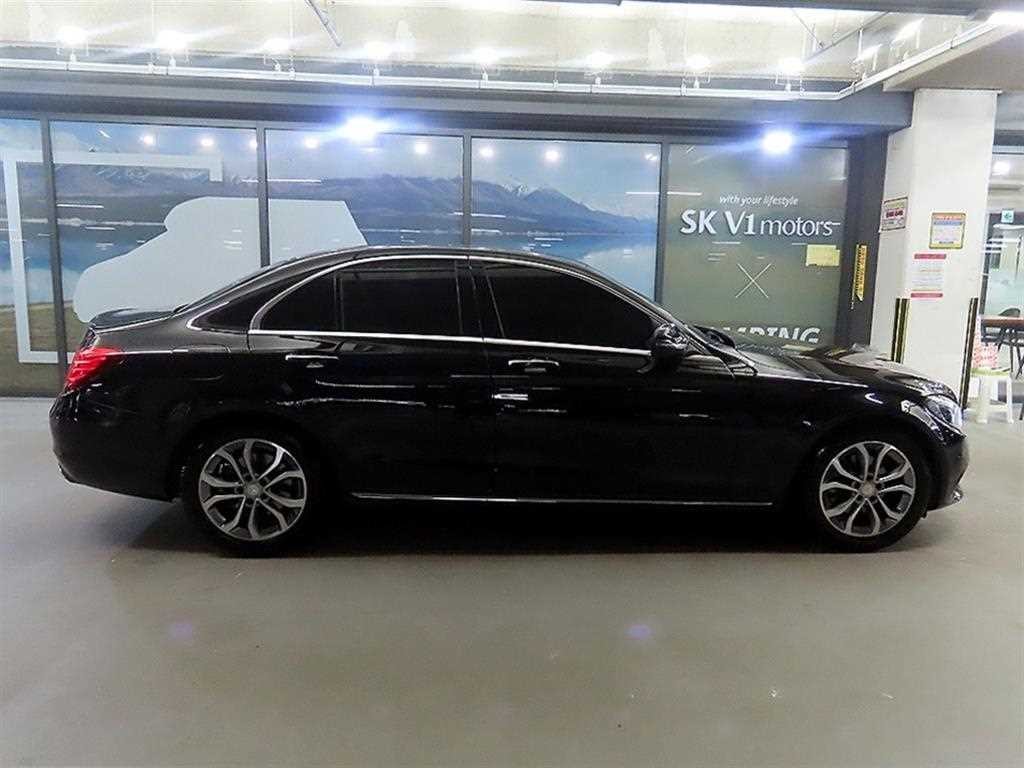 벤츠 C 클래스 C클래스 W205 C200 아방가르드 이미지 3