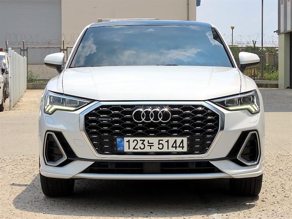 아우디 Q3 Q3 (F3) 35 TDI 스포트백 콰트로 프리미엄 이미지 1