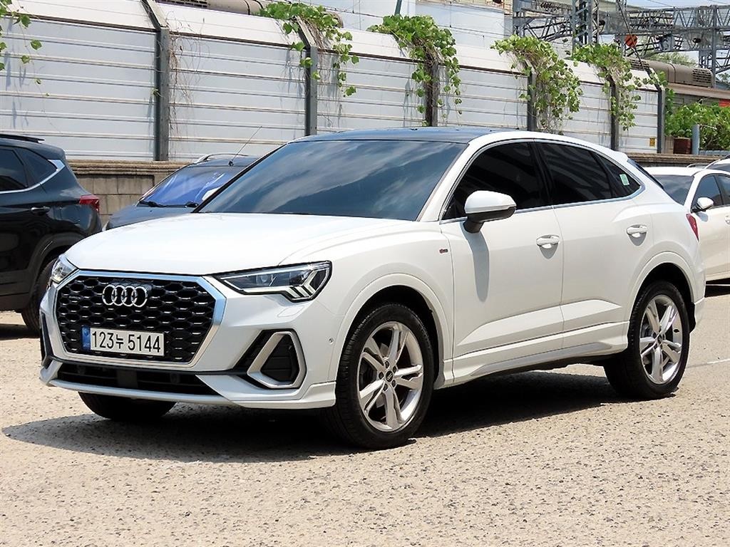 아우디 Q3 Q3 (F3) 35 TDI 스포트백 콰트로 프리미엄 이미지 2