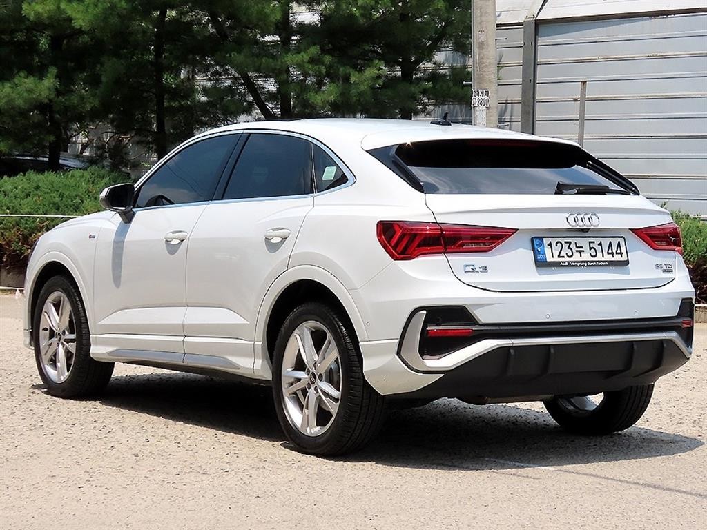 아우디 Q3 Q3 (F3) 35 TDI 스포트백 콰트로 프리미엄 이미지 3