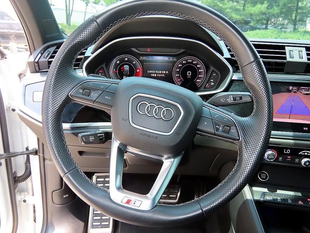 아우디 Q3 Q3 (F3) 35 TDI 스포트백 콰트로 프리미엄 이미지 8