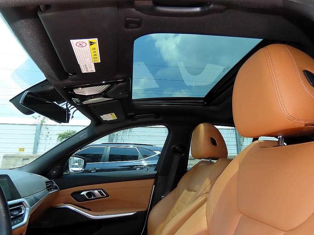 BMW 3시리즈 3시리즈 (G20) 330i xDrive M 스포츠 이미지 18