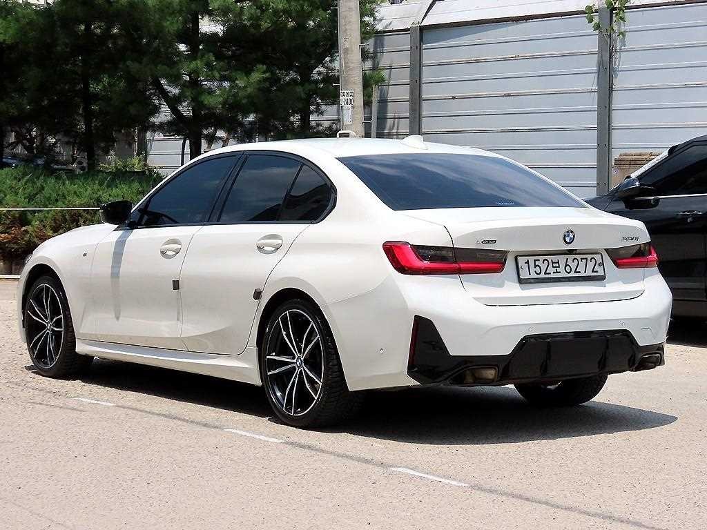BMW 3시리즈 3시리즈 (G20) 330i xDrive M 스포츠 이미지 4