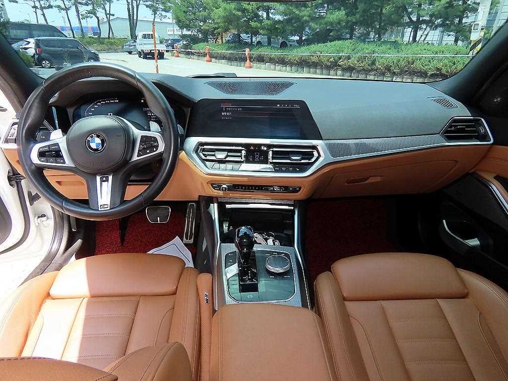 BMW 3시리즈 3시리즈 (G20) 330i xDrive M 스포츠 이미지 8