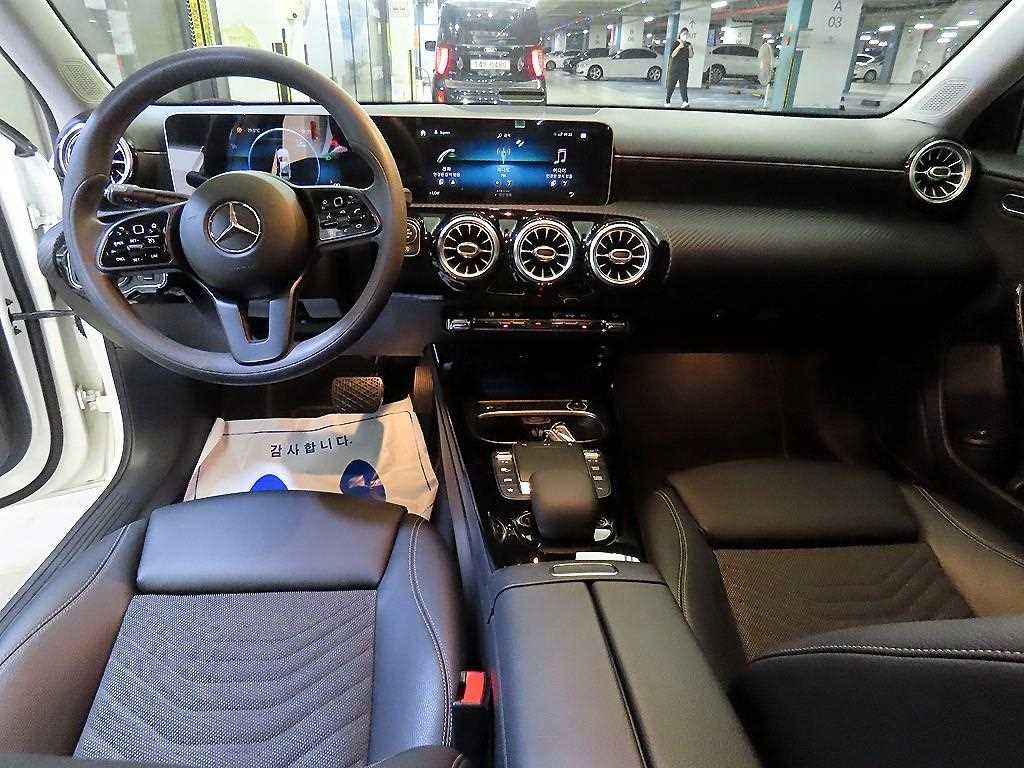 벤츠 A 클래스 A클래스 W177 A220 세단 이미지 10