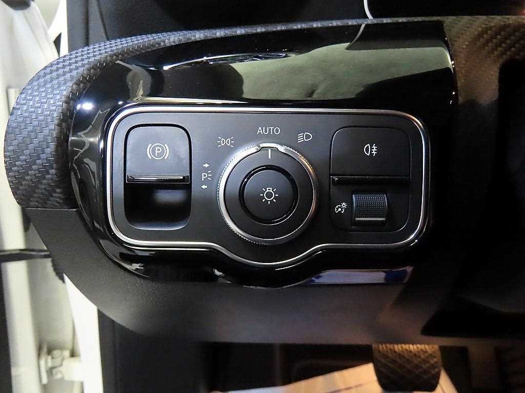 벤츠 A 클래스 A클래스 W177 A220 세단 이미지 14