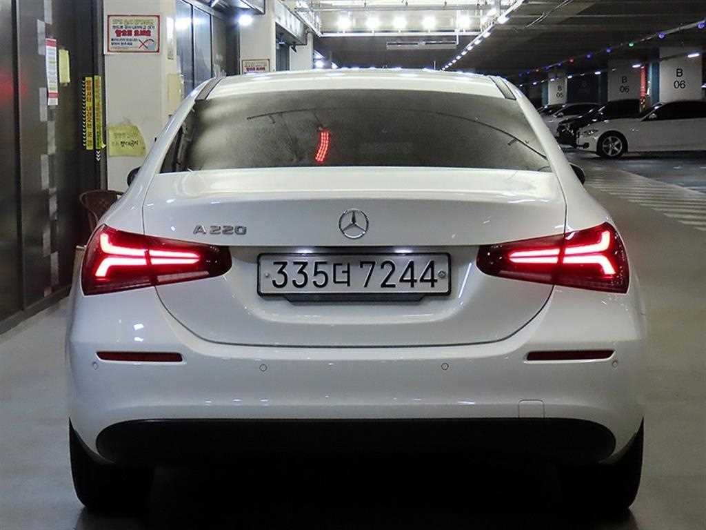 벤츠 A 클래스 A클래스 W177 A220 세단 이미지 5
