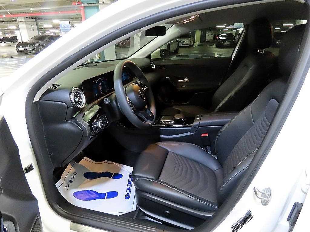 벤츠 A 클래스 A클래스 W177 A220 세단 이미지 6