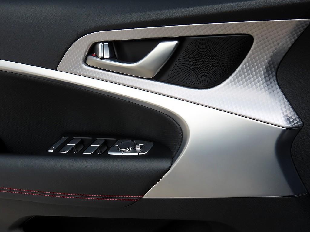 제네시스 G70 더 뉴 G70 가솔린 2.0T 4WD 스포츠 패키지 이미지 11