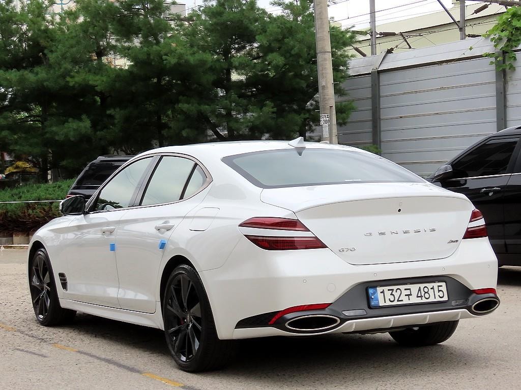제네시스 G70 더 뉴 G70 가솔린 2.0T 4WD 스포츠 패키지 이미지 3