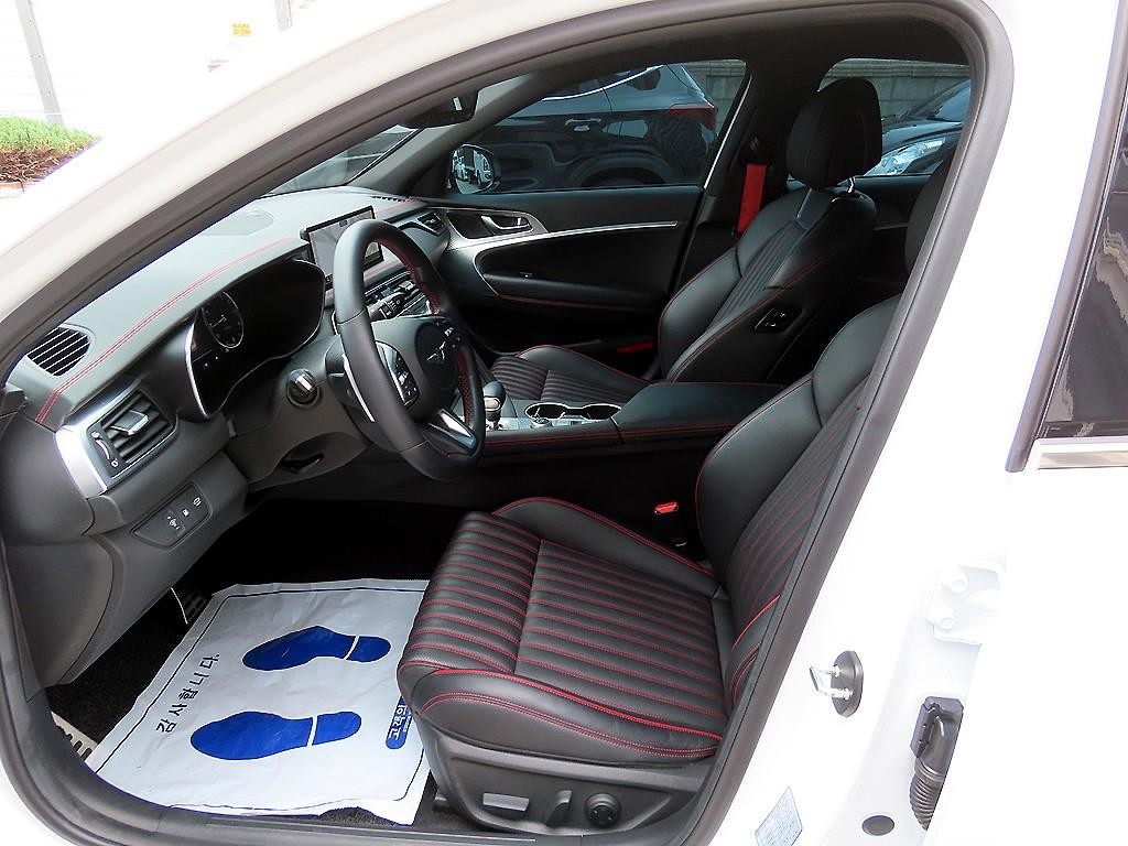 제네시스 G70 더 뉴 G70 가솔린 2.0T 4WD 스포츠 패키지 이미지 5