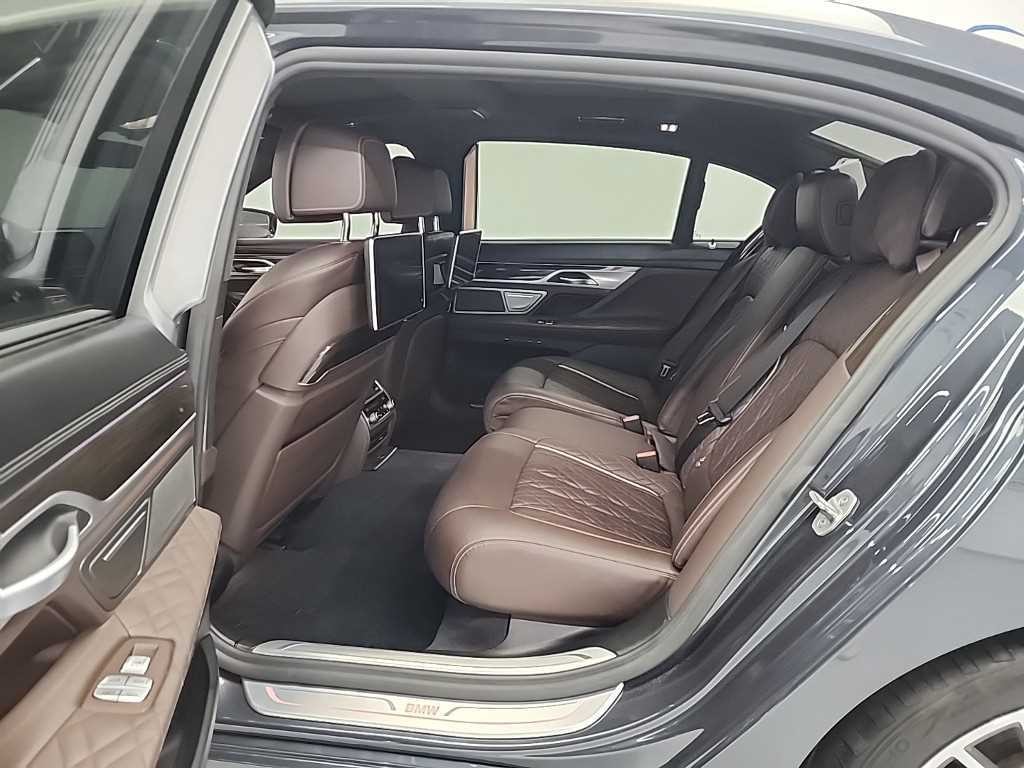 BMW 7시리즈 7시리즈 (G11) 740Li xDrive M SPORT 스포츠 이미지 12