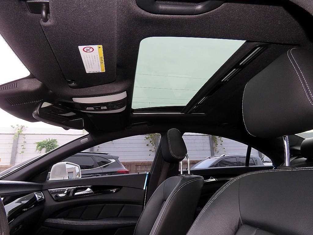 벤츠 CLS 클래스 CLS클래스 W218 CLS 250 d 4MATIC AMG Line 이미지 17