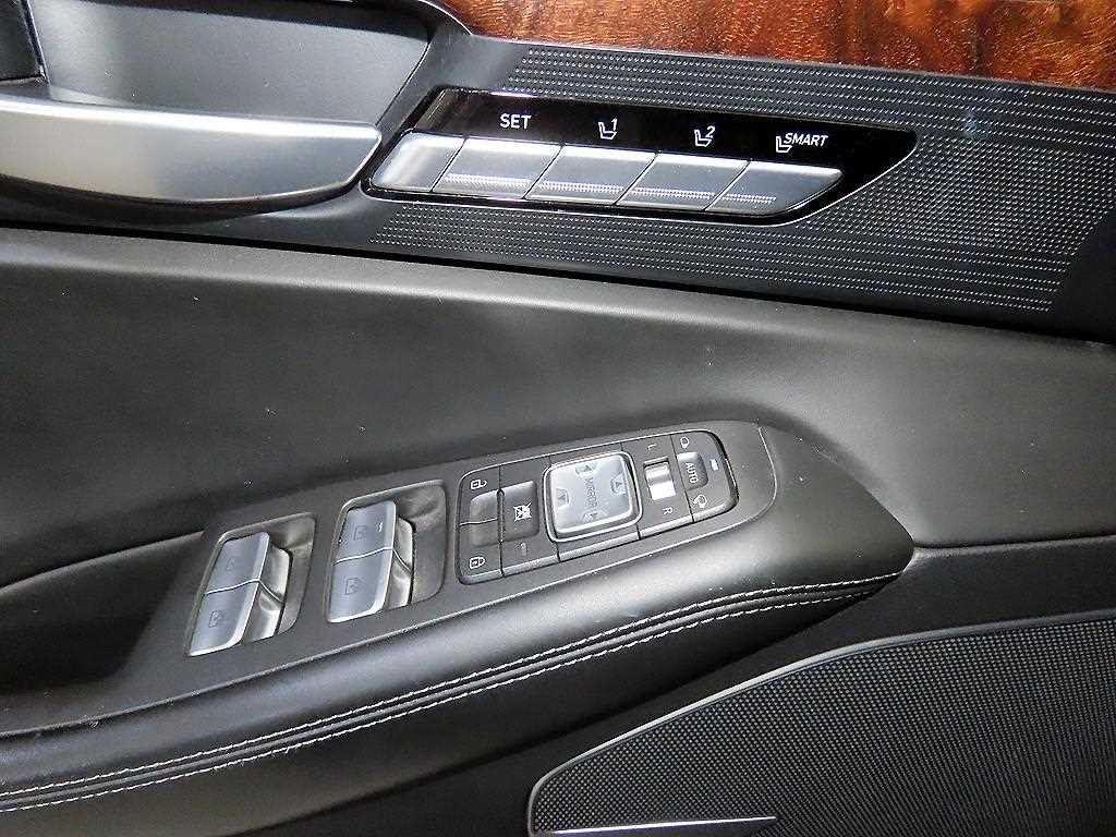 제네시스 EQ900 3.8 GDI AWD 프리미엄 럭셔리 이미지 12