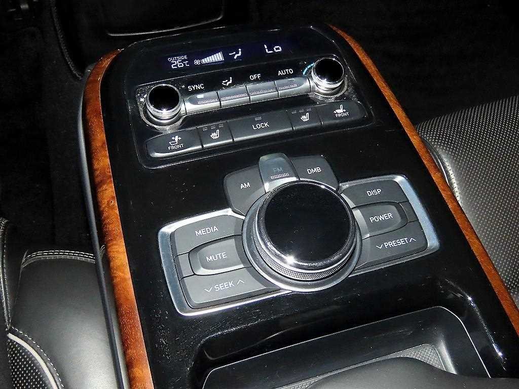 제네시스 EQ900 3.8 GDI AWD 프리미엄 럭셔리 이미지 14