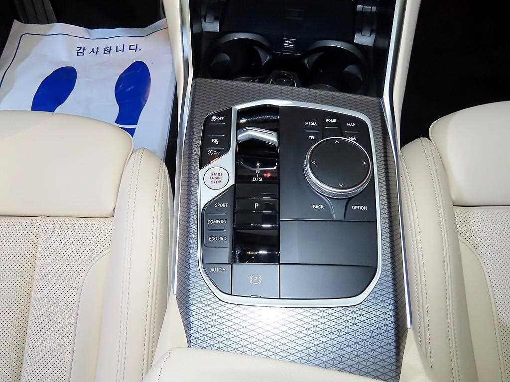 BMW 3시리즈 3시리즈 (G20) 320i M 스포츠 이미지 12