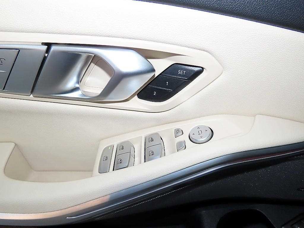 BMW 3시리즈 3시리즈 (G20) 320i M 스포츠 이미지 13