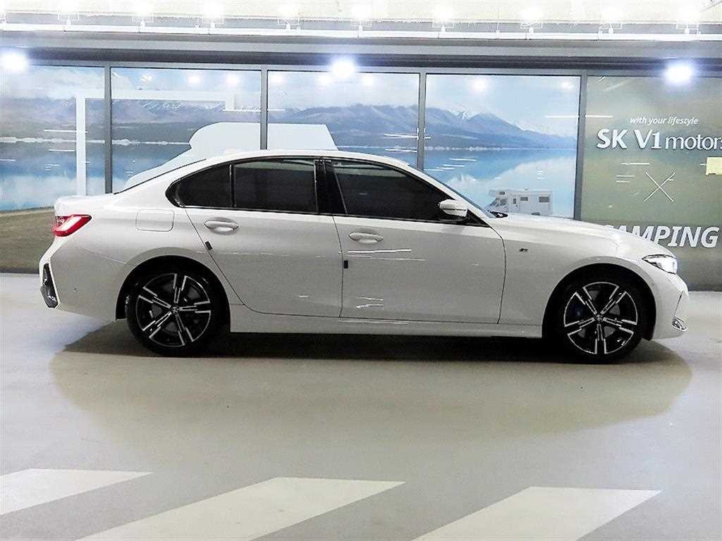 BMW 3시리즈 3시리즈 (G20) 320i M 스포츠 이미지 3