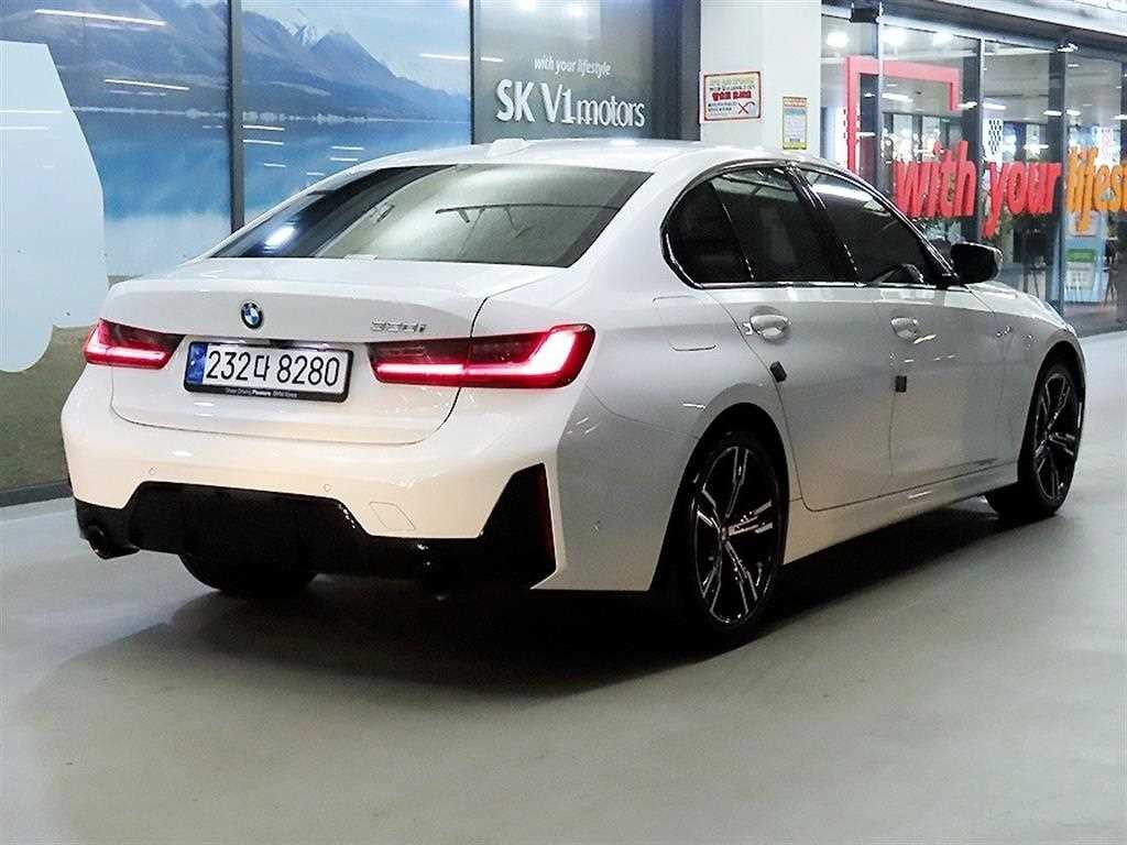 BMW 3시리즈 3시리즈 (G20) 320i M 스포츠 이미지 4