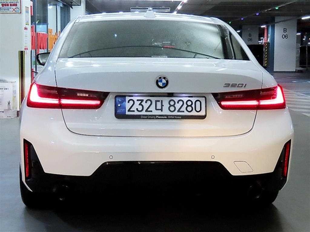 BMW 3시리즈 3시리즈 (G20) 320i M 스포츠 이미지 5