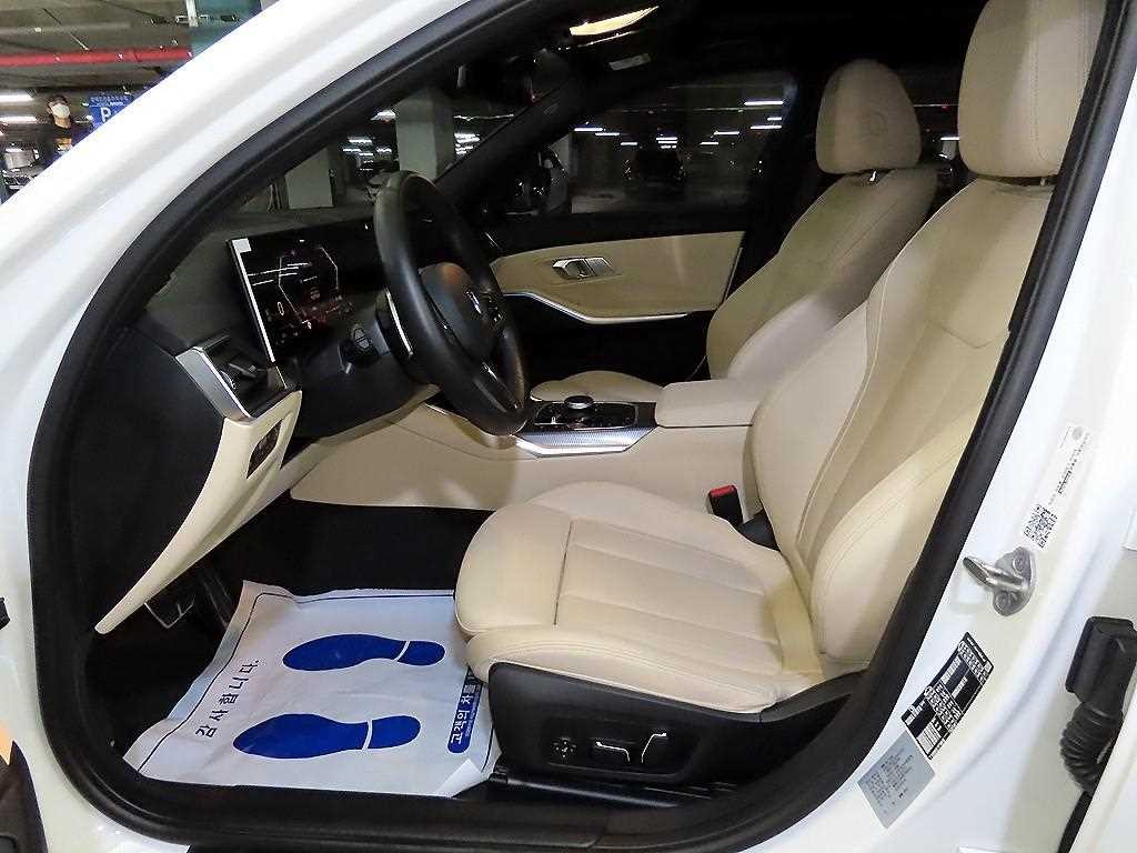 BMW 3시리즈 3시리즈 (G20) 320i M 스포츠 이미지 6