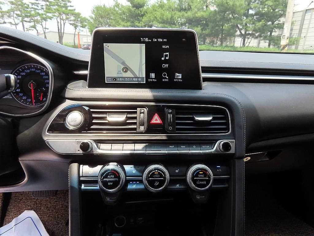 제네시스 G70 2.0T 슈프림 이미지 12