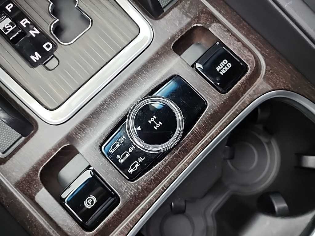 KG모빌리티(쌍용) 렉스턴 G4렉스턴 디젤 2.2 4WD 마제스티 이미지 18