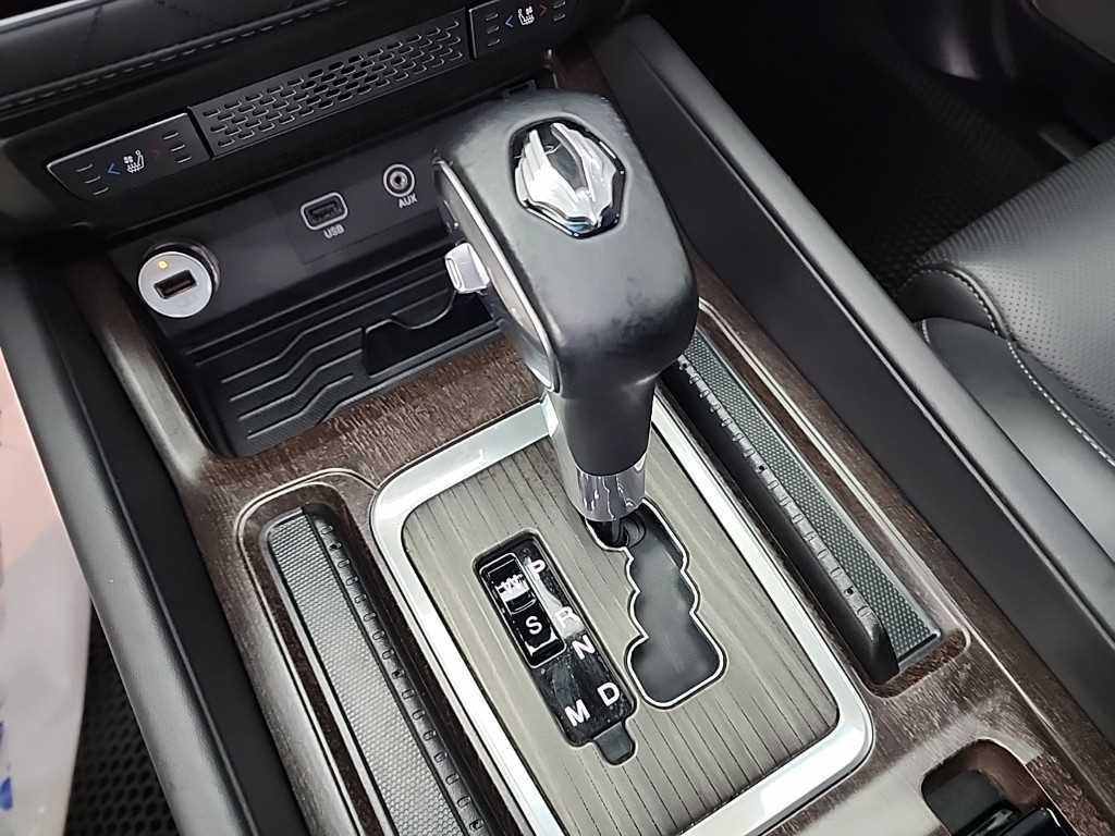 KG모빌리티(쌍용) 렉스턴 G4렉스턴 디젤 2.2 4WD 마제스티 이미지 8