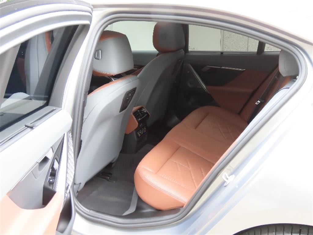 BMW 5시리즈 5시리즈 (G60) 530i xDrive M 스포츠 프로 스페셜 에디션 이미지 14
