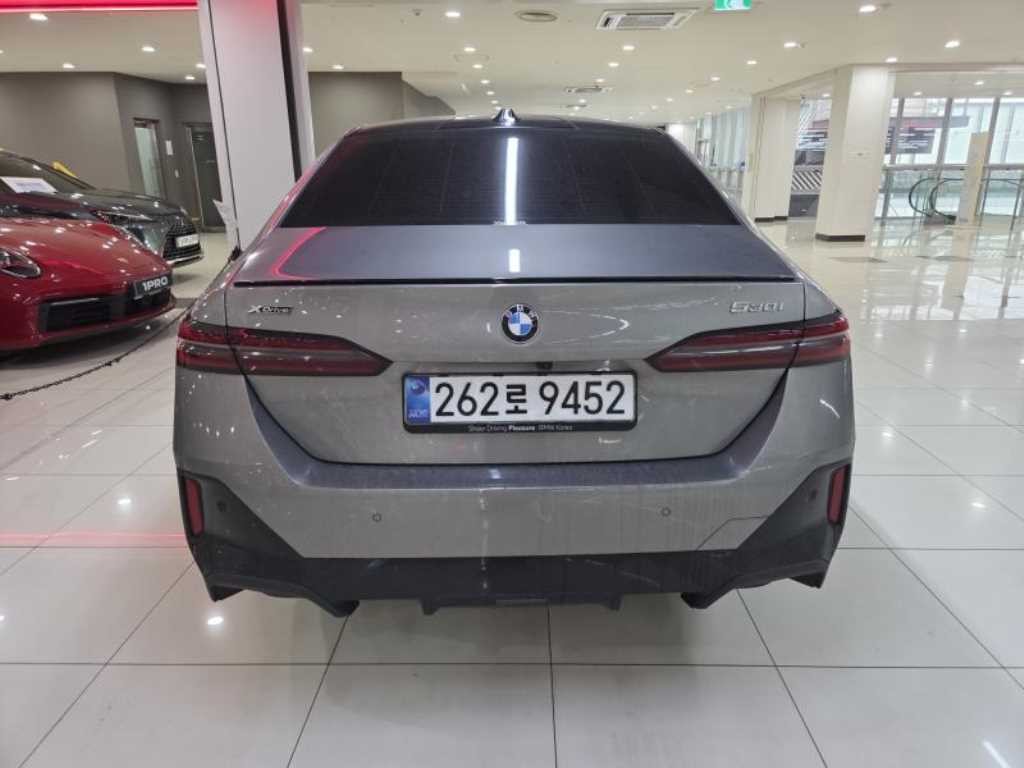BMW 5시리즈 5시리즈 (G60) 530i xDrive M 스포츠 프로 스페셜 에디션 이미지 3