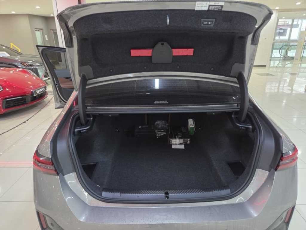 BMW 5시리즈 5시리즈 (G60) 530i xDrive M 스포츠 프로 스페셜 에디션 이미지 8
