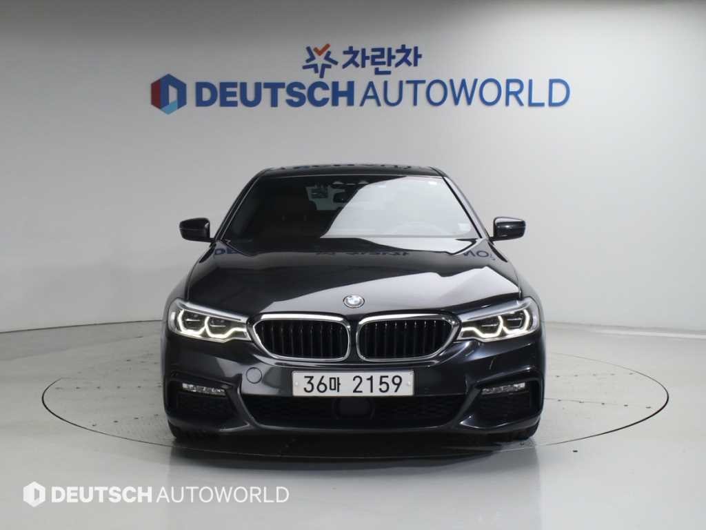BMW 5시리즈 5시리즈 (G30) 530i xDrive M 스포츠 플러스 이미지 3